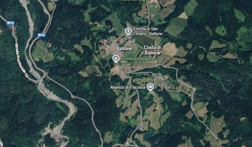 casa indipendente in vendita a Corniglio in zona Ballone