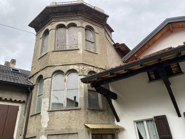 appartamento in vendita a Corniglio in zona Bosco