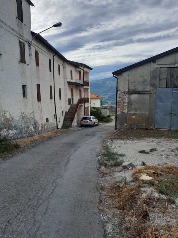 pentavano in vendita a Corniglio