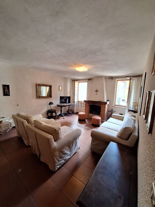 casa indipendente in vendita a Corniglio