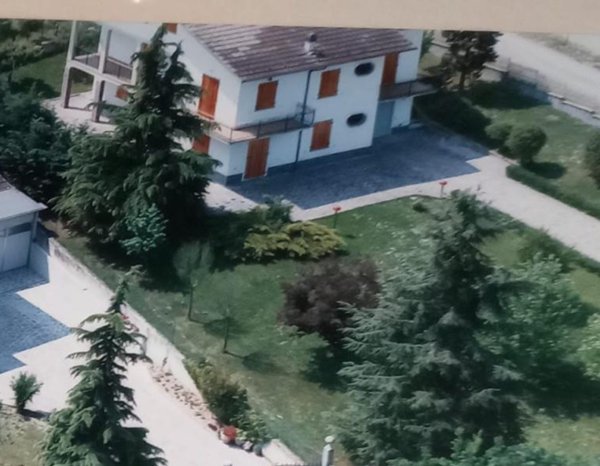 casa indipendente in vendita a Corniglio in zona Beduzzo