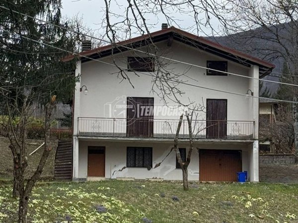 casa indipendente in vendita a Corniglio