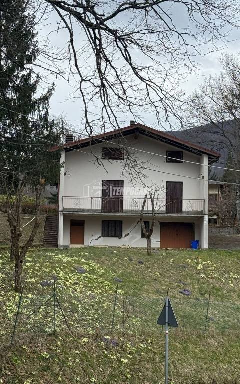 casa indipendente in vendita a Corniglio