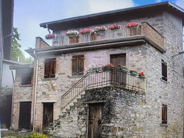 casale in vendita a Corniglio in zona Marra