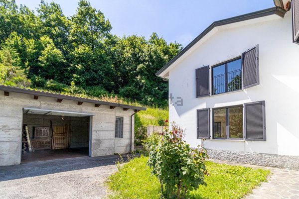 casa indipendente in vendita a Corniglio in zona La Costa