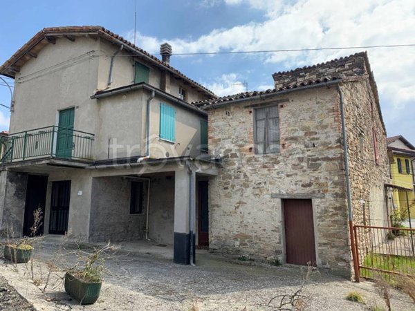 casa indipendente in vendita a Corniglio in zona Mossale