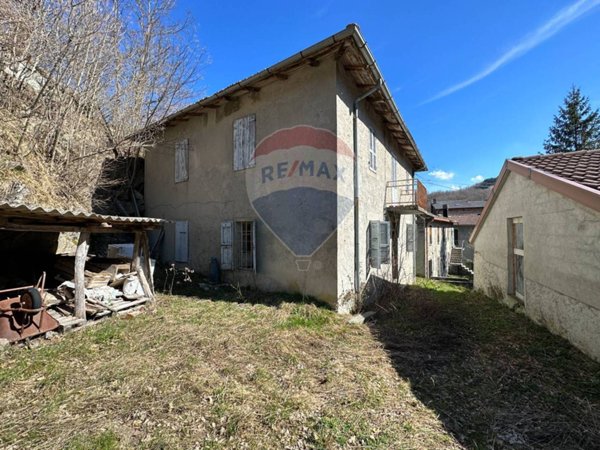 casa indipendente in vendita a Corniglio in zona Beduzzo