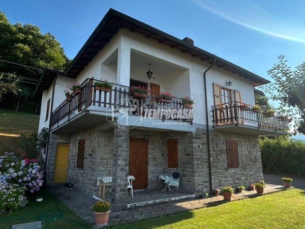 casa indipendente in vendita a Corniglio in zona La Costa
