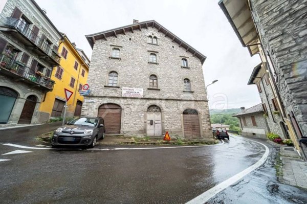 appartamento in vendita a Corniglio in zona La Costa
