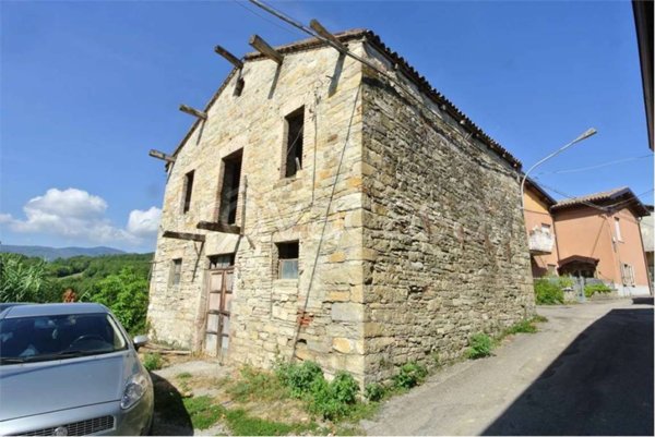 casa indipendente in vendita a Corniglio in zona Mossale