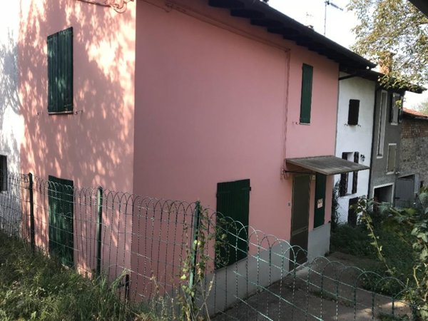 casa indipendente in vendita a Corniglio in zona Ballone