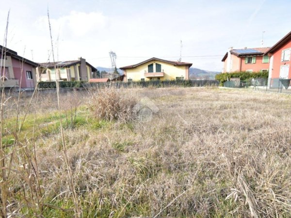 terreno edificabile in vendita a Felino