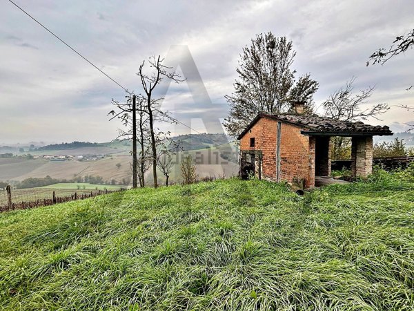 terreno edificabile in vendita a Felino