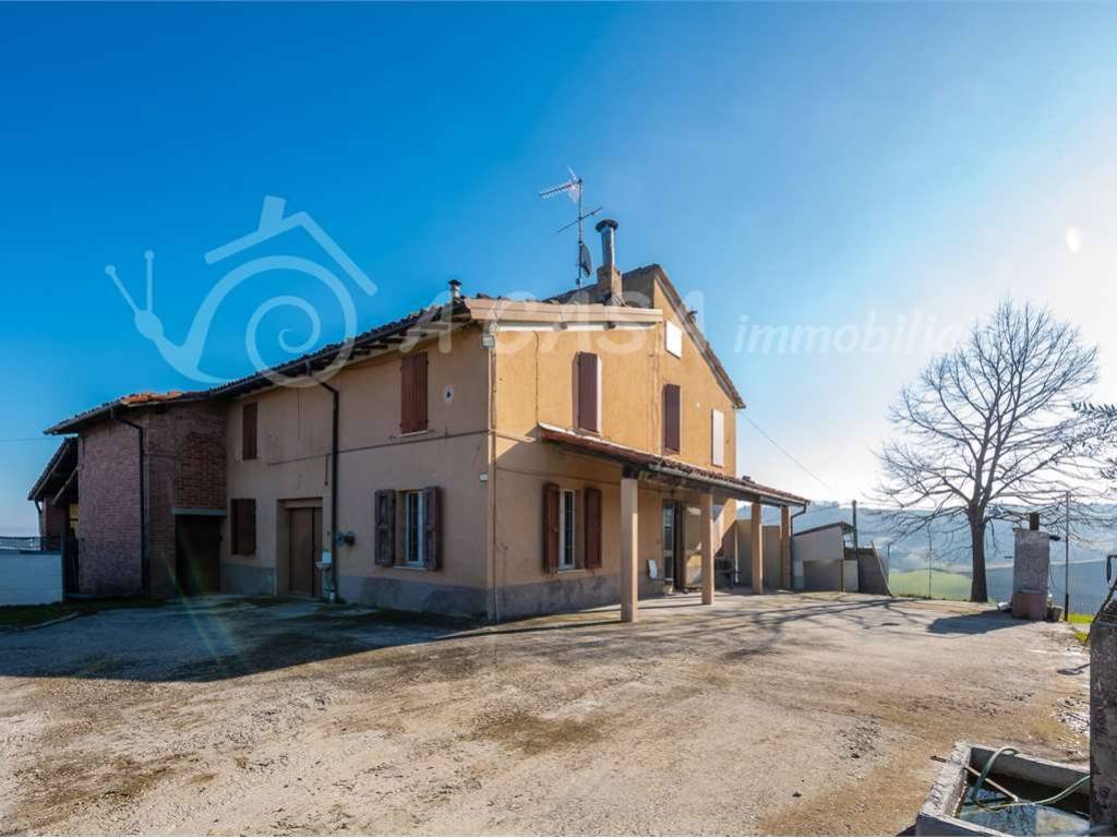 casa indipendente in vendita a Felino