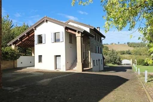 casa indipendente in vendita a Felino