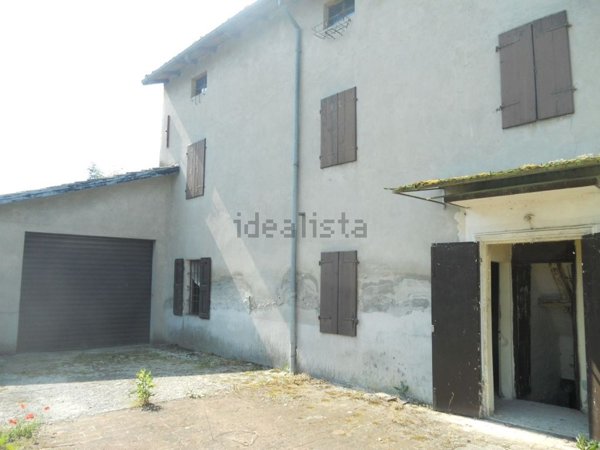 casa indipendente in vendita a Felino