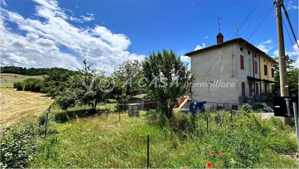 casa semindipendente in vendita a Felino