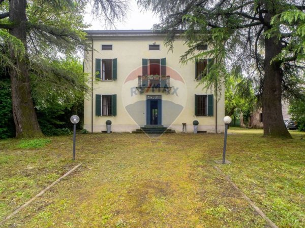 casa indipendente in vendita a Felino