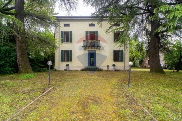 casa indipendente in vendita a Felino