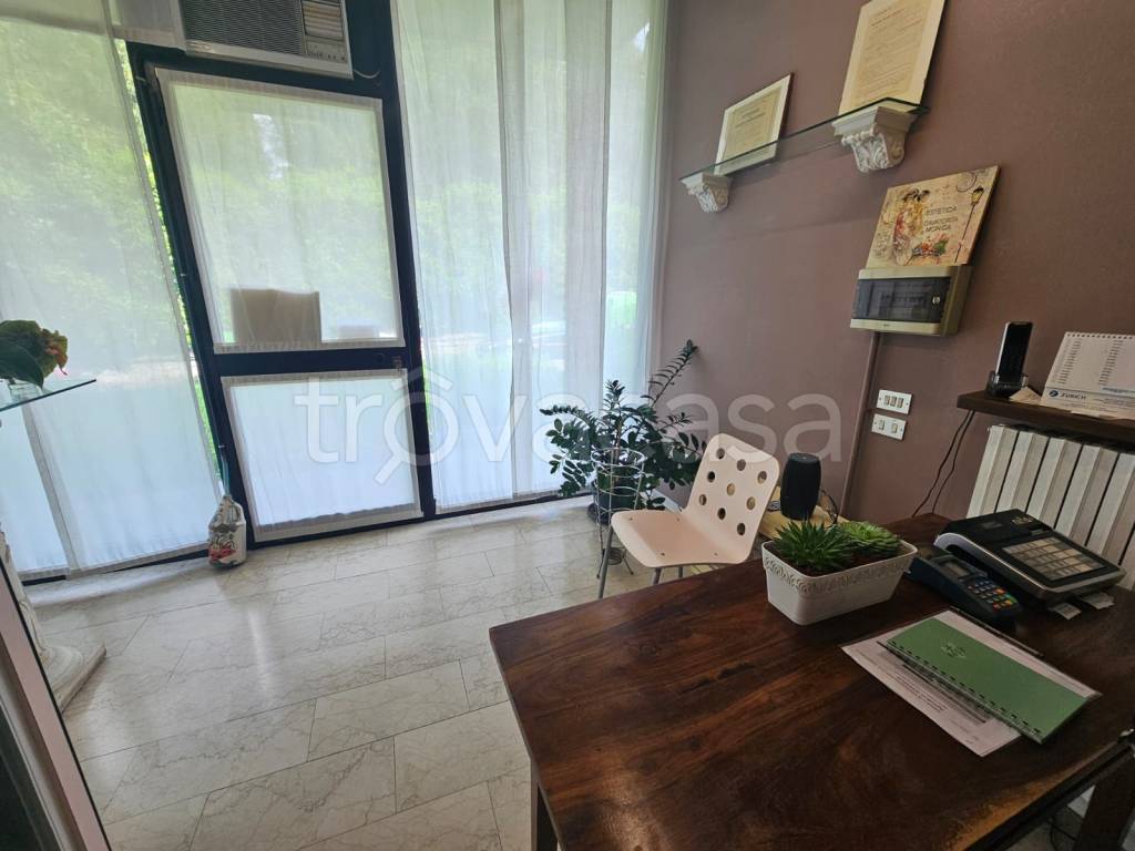 negozio in vendita a Felino
