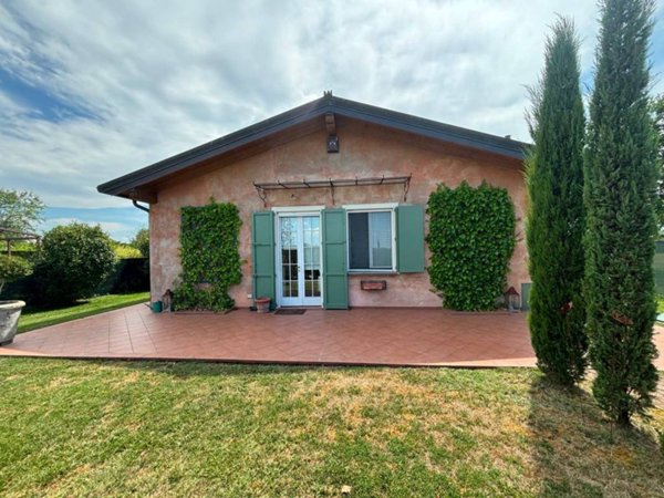 casa indipendente in vendita a Felino