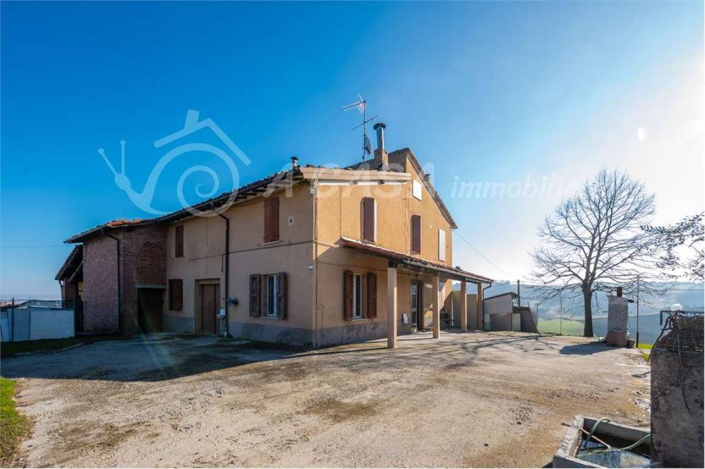 casa indipendente in vendita a Felino