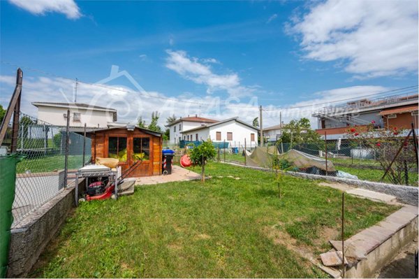 casa indipendente in vendita a Felino
