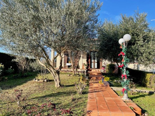 casa indipendente in vendita a Felino