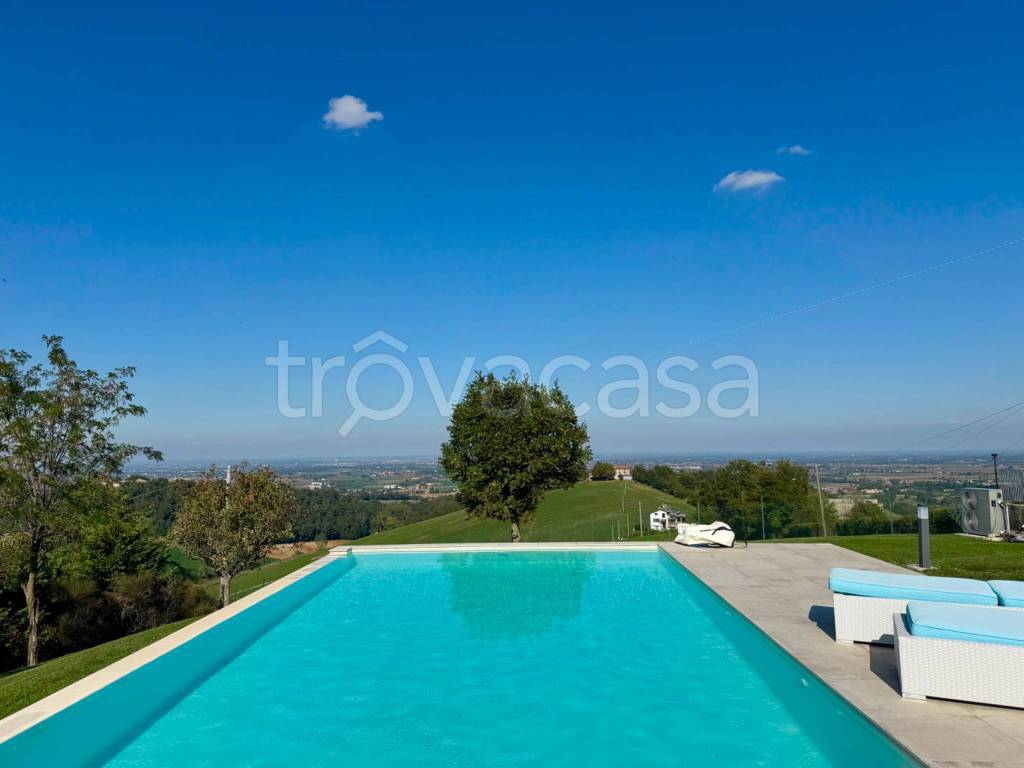 casa indipendente in vendita a Felino