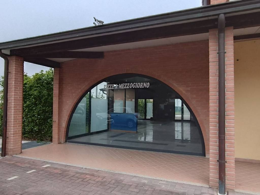 negozio in vendita a Felino