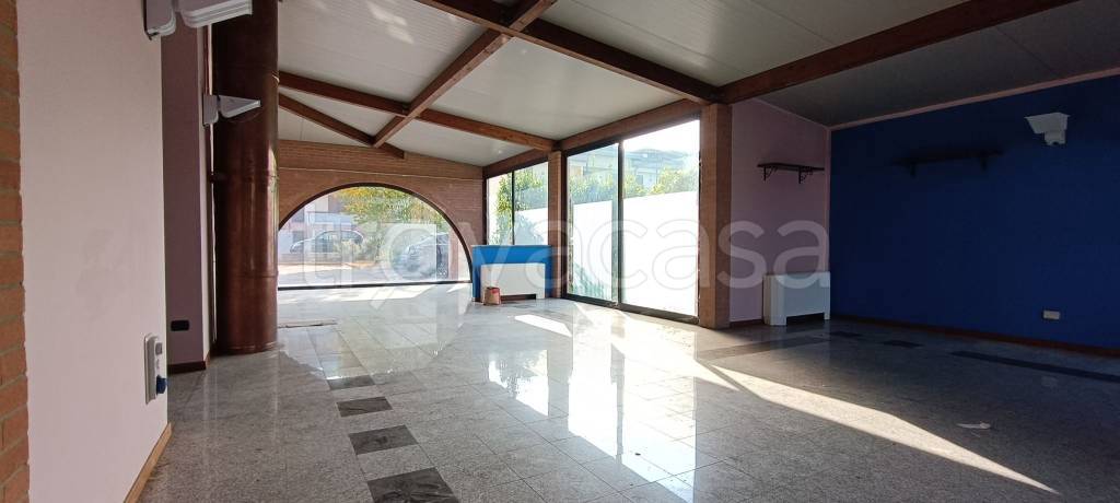 negozio in vendita a Felino