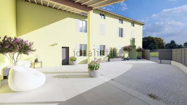 casale in vendita a Felino