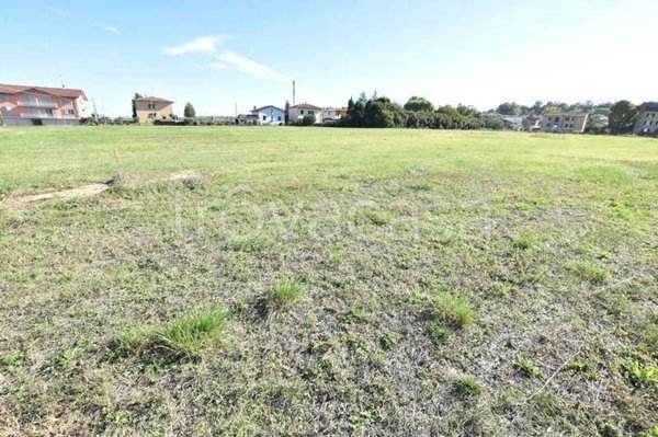 terreno edificabile in vendita a Felino