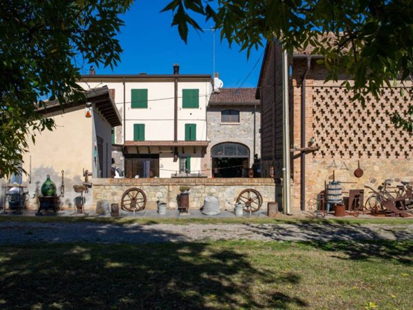 casa indipendente in vendita a Felino