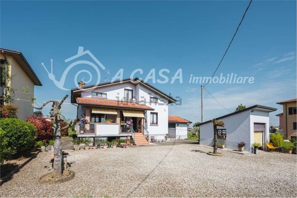 casa indipendente in vendita a Felino