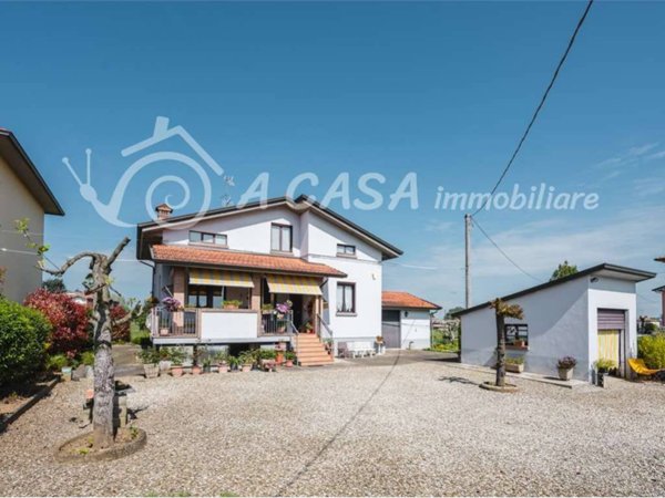 casa indipendente in vendita a Felino