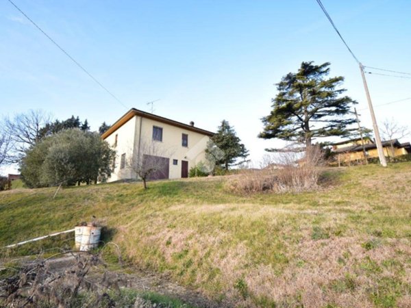 casa indipendente in vendita a Felino