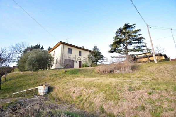 casa indipendente in vendita a Felino