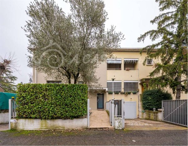 casa indipendente in vendita a Felino