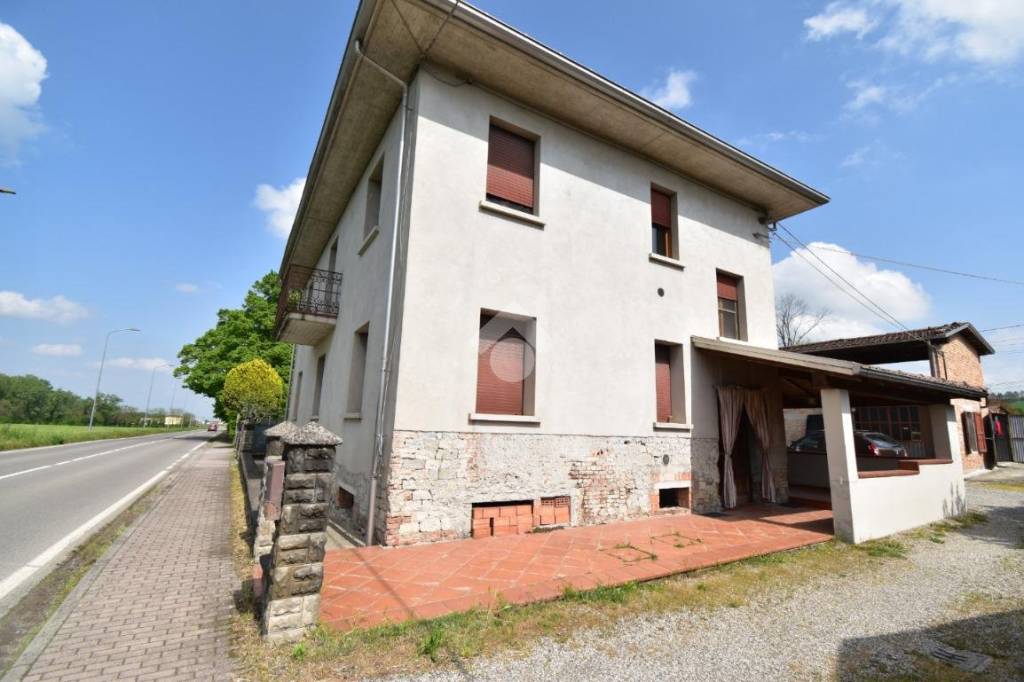 appartamento in vendita a Felino