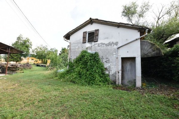 casa indipendente in vendita a Felino