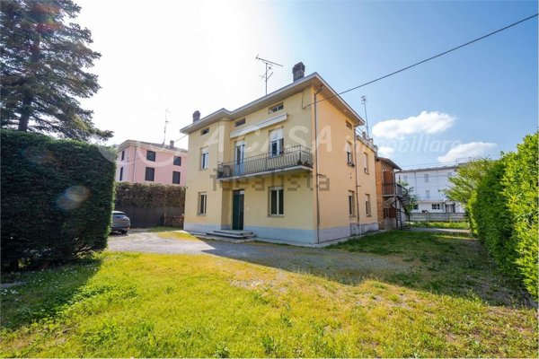casa indipendente in vendita a Felino