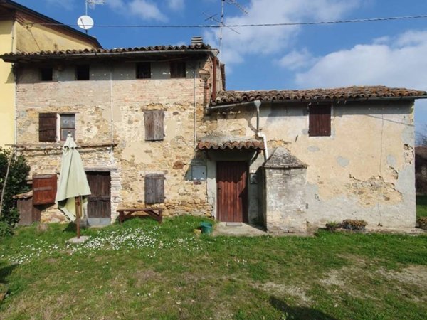 casa indipendente in vendita a Felino