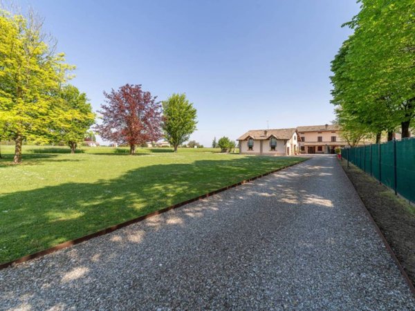 casa indipendente in vendita a Felino