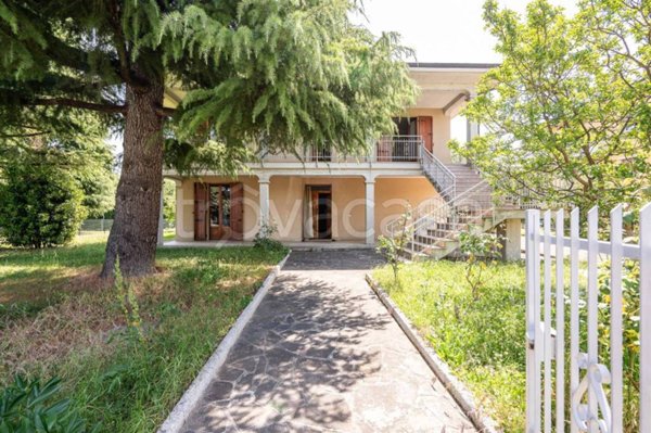 casa indipendente in vendita a Felino