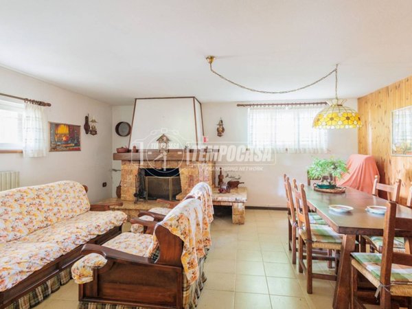 casa indipendente in vendita a Felino