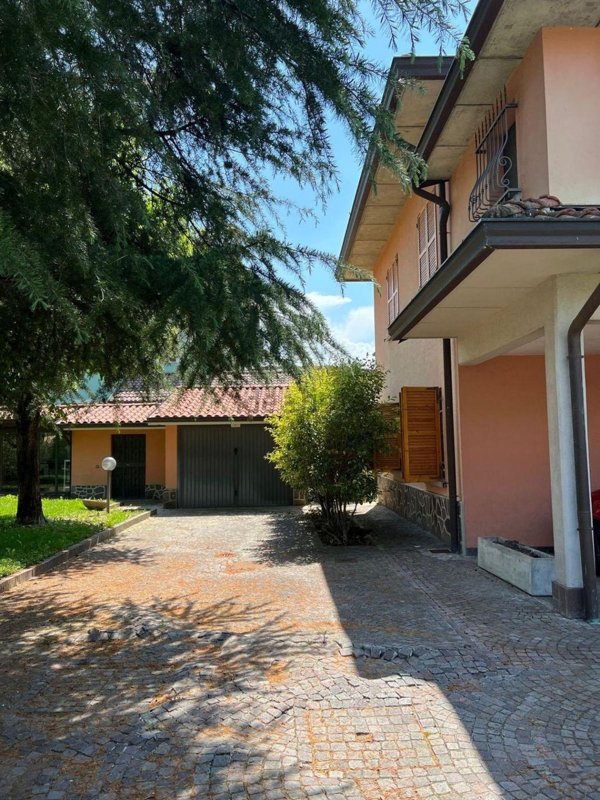 casa indipendente in vendita a Felino