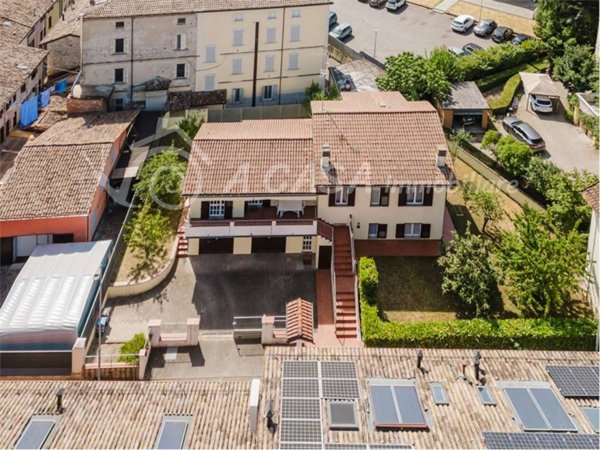 casa indipendente in vendita a Felino