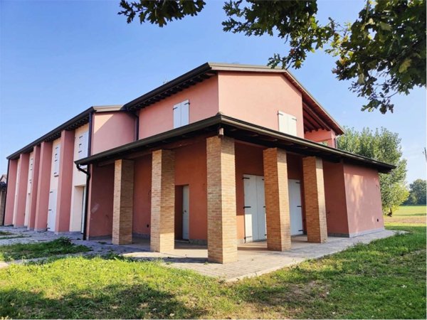 casa indipendente in vendita a Fidenza in zona Parola