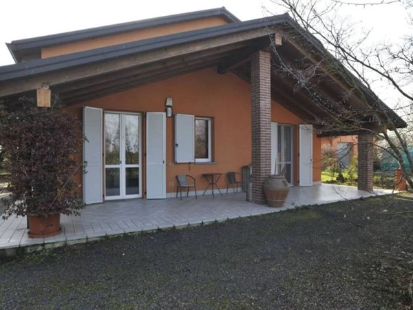 casa indipendente in vendita a Fidenza in zona Castione Marchesi